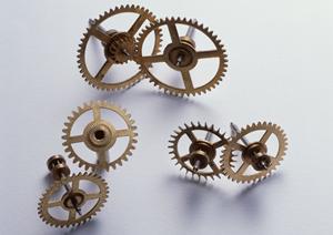 流通加工に欠かせないラベル貼りも手作業